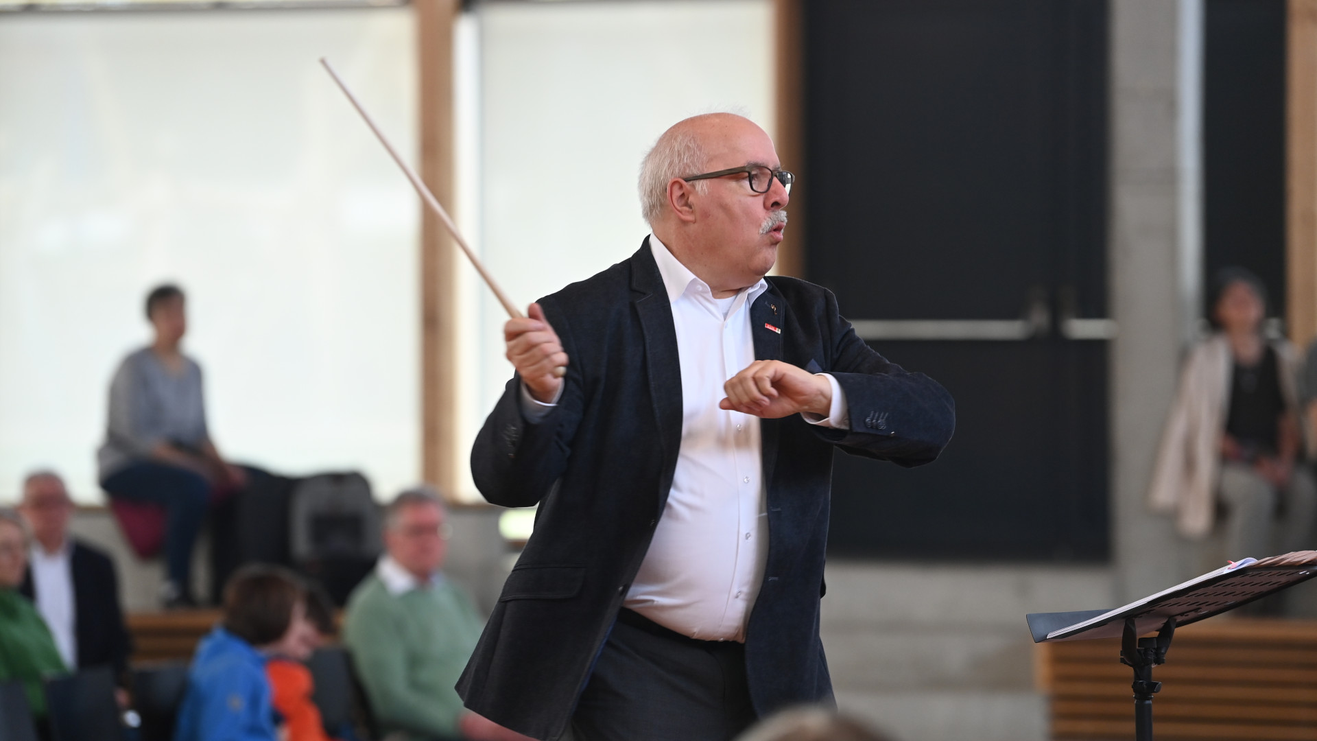 Martin Püngel (ejw) leitete den Festgottesdienst musikalisch