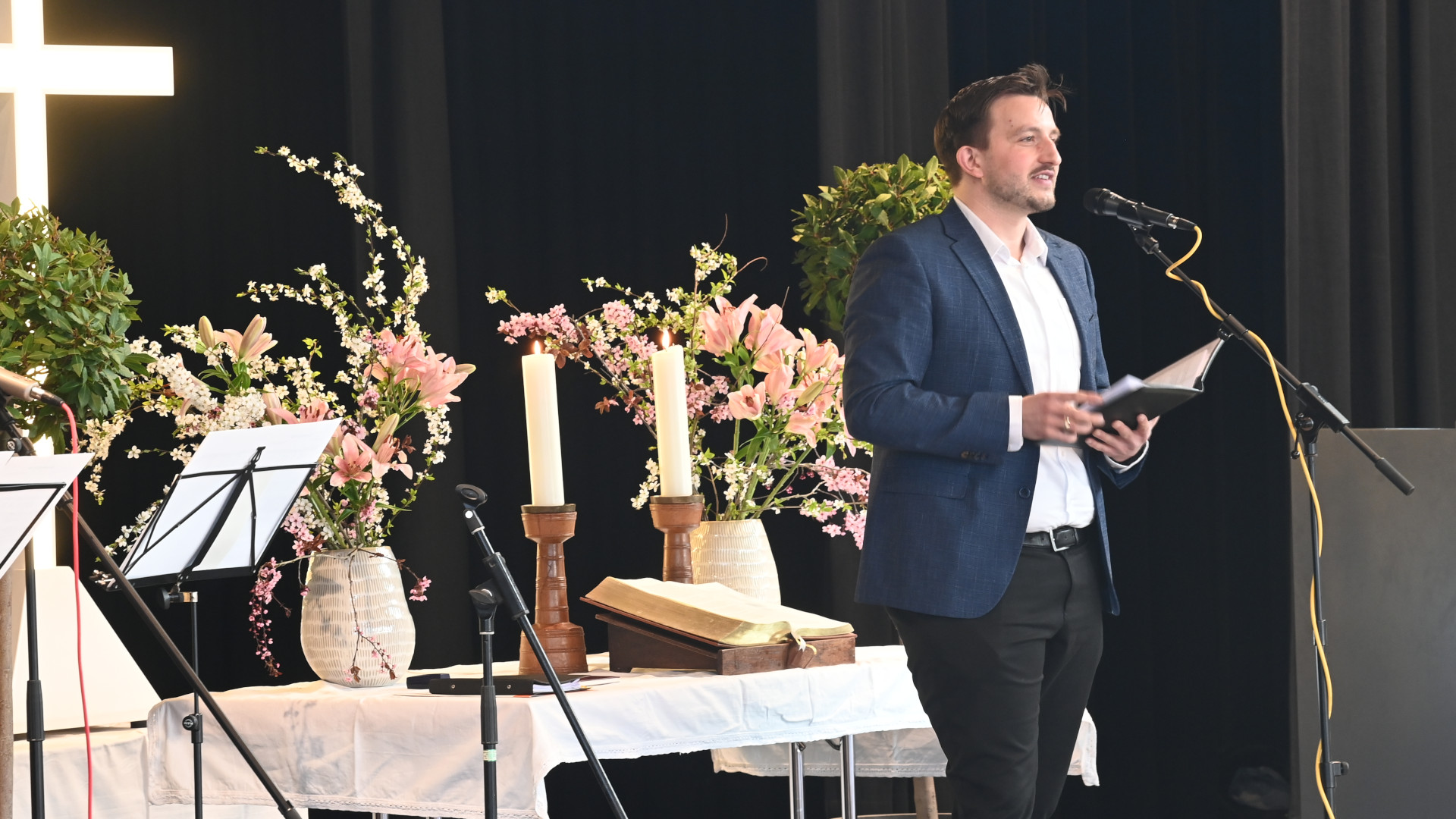 Pfarrer Martin Grauer predigte zur Jahreslosung - und blies ebenfalls selbst mit