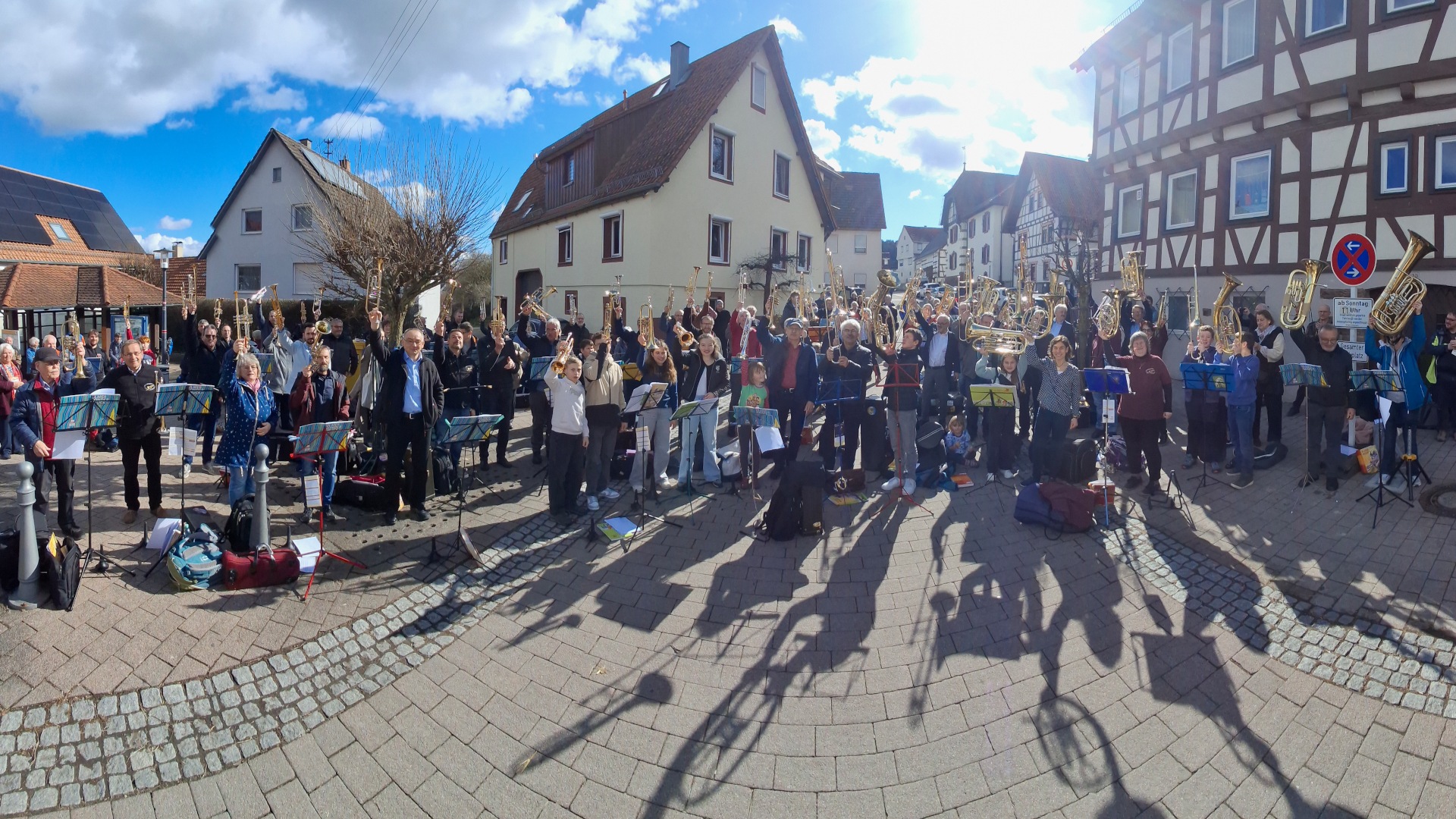 Gruß der Bläserinnen und Bläser nach dem Abschlussblasen