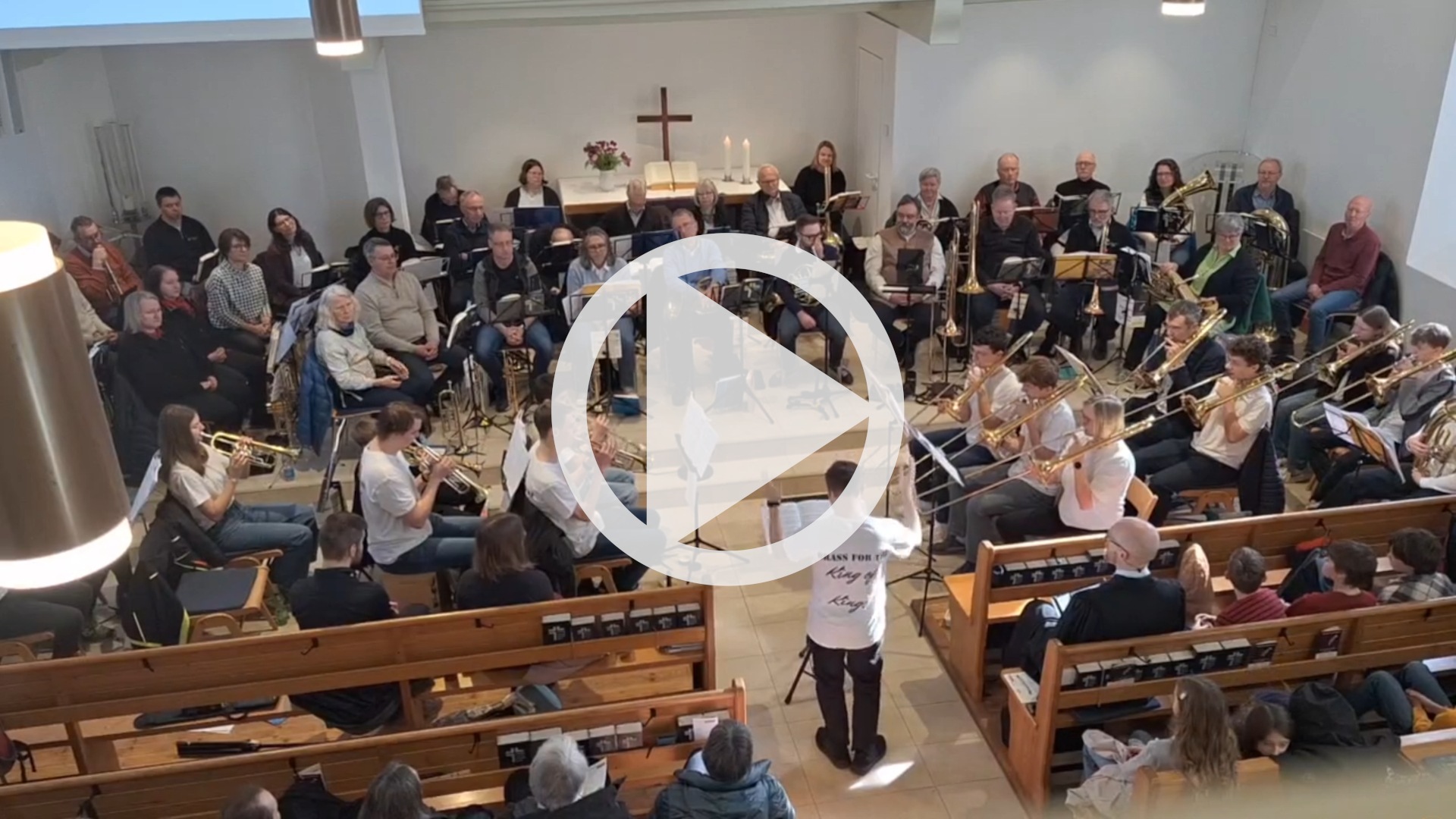 Vortragsstück Anfang ... des Jugendposaunenchors, dirigiert von David Mörk. Klick führt zum Video auf YouTube (in neuem Browser-Tab).